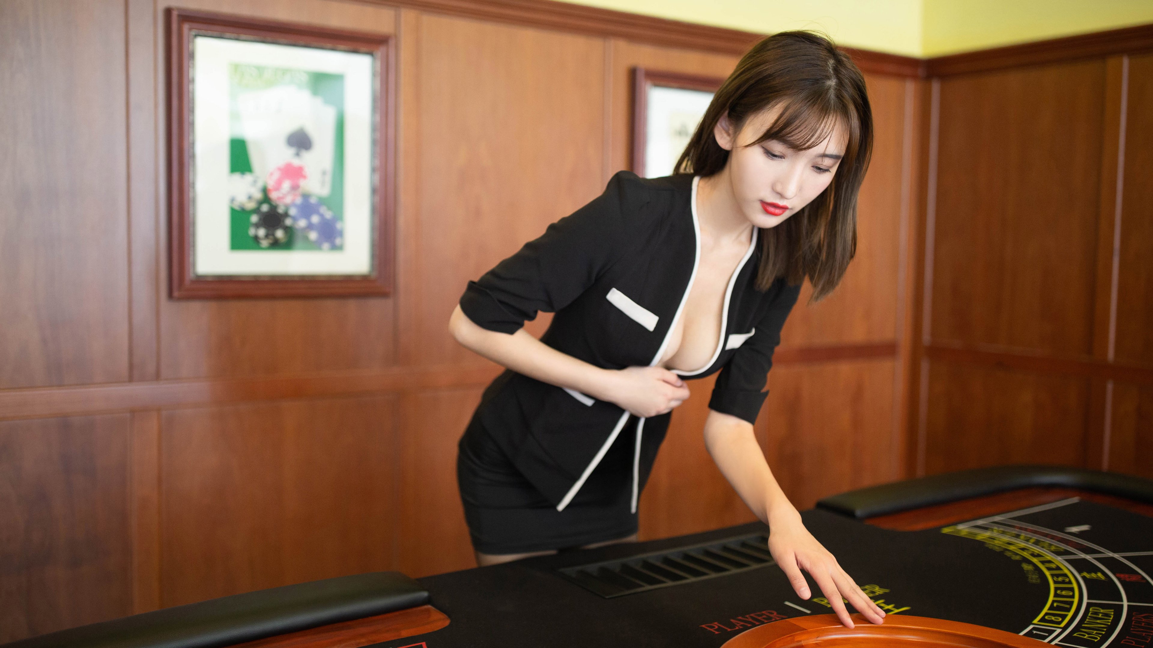 体育锋线射手荣获月度最佳球员，锋线球员什么意思