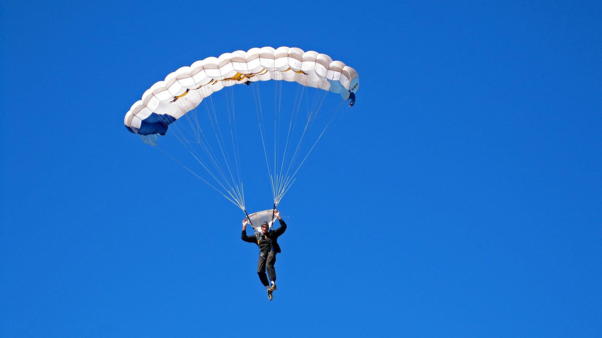 “赛场花絮：运动员的场下趣味生活”，比赛场上的运动员