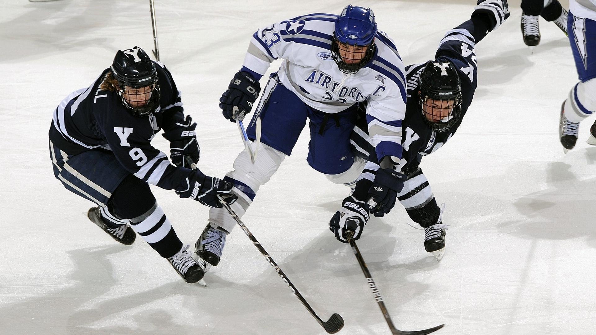 哥伦比亚骑手玛丽亚·阿庞特在2024年巴黎奥运会盛装舞步比赛中取得第30名，表现稳定。